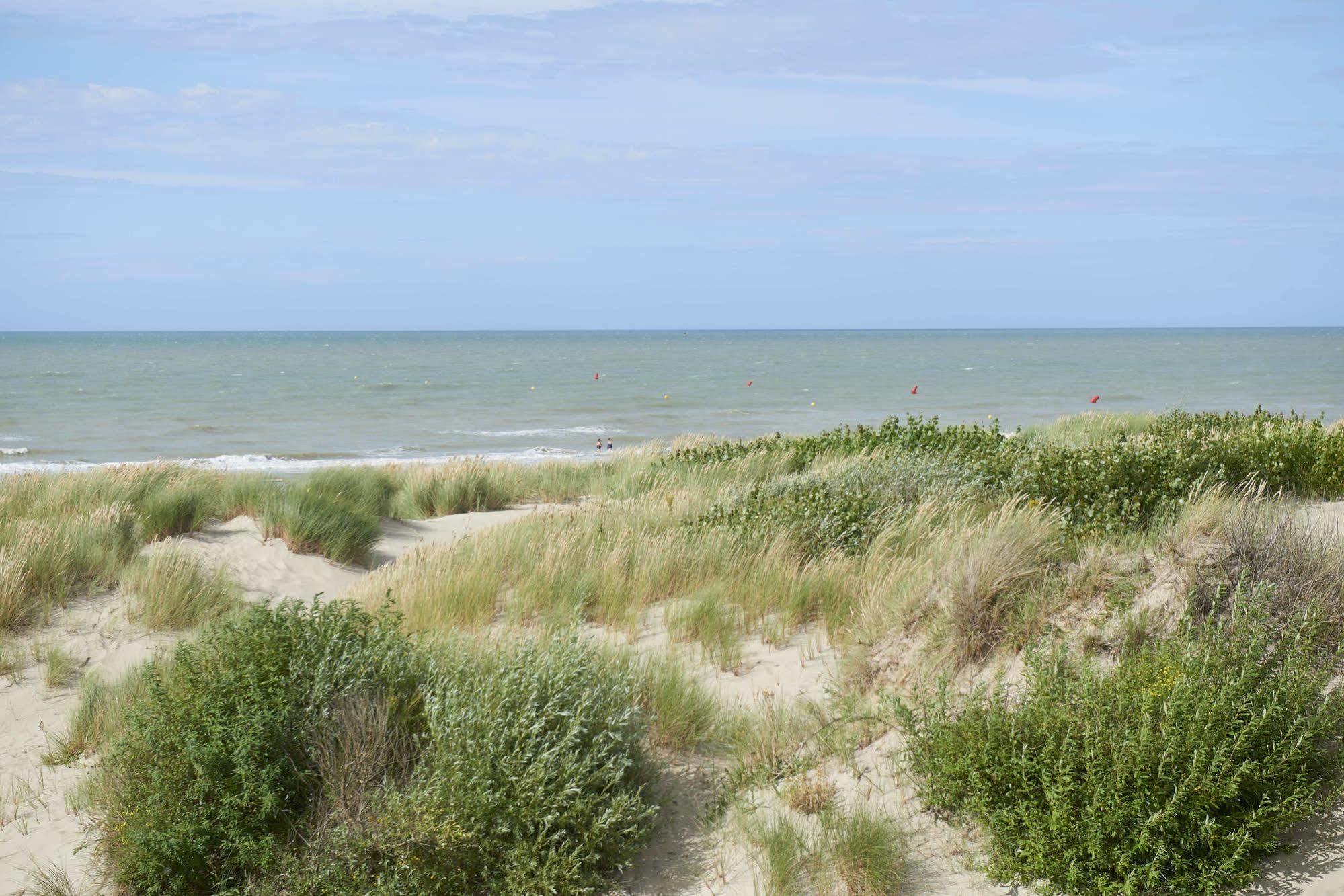 Zeepark Zeewind Hotel Bredene Exterior photo